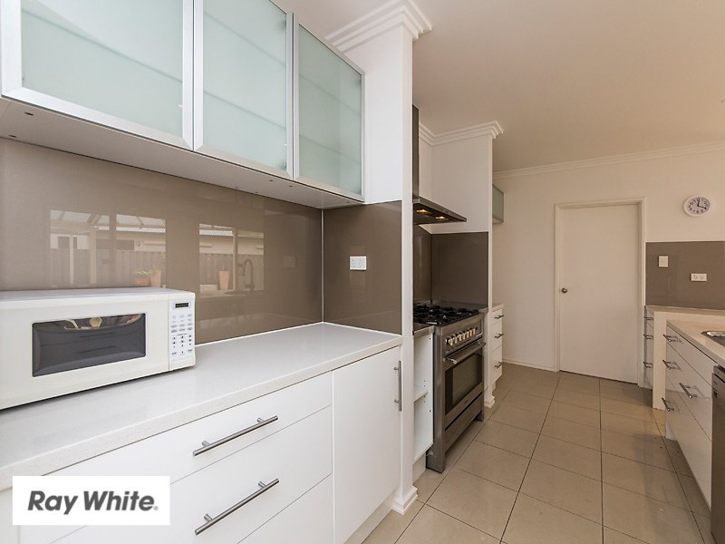 5 Auberge Lane, The Vines WA 6069