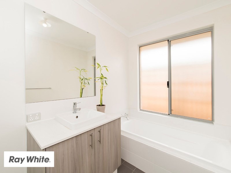 11 Cadogan Outlook, Ellenbrook WA 6069