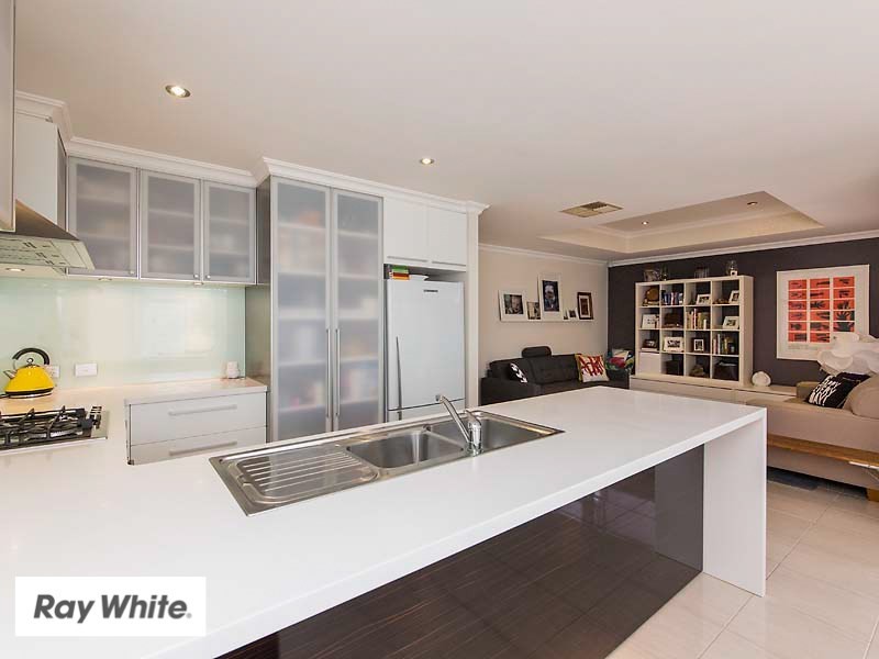 8 Albro Lane, Ellenbrook WA 6069