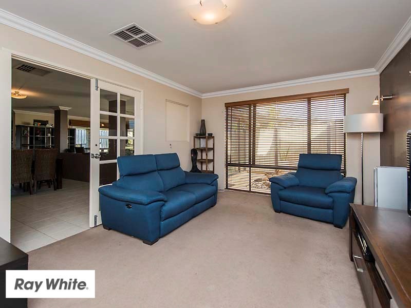 2 Baudin Way, Ellenbrook WA 6069