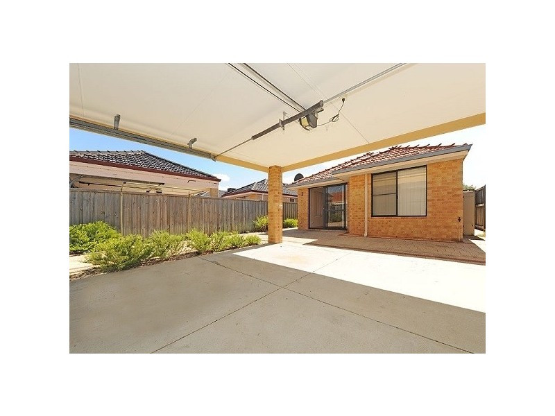 16 St Tropez Vista, Ellenbrook WA 6069
