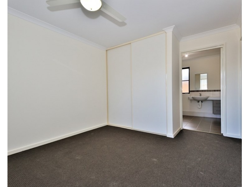 7 Newland Road, Ellenbrook WA 6069