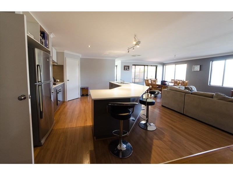 26 Brigalow Bend, Ellenbrook WA 6069