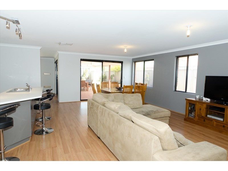 26 Brigalow Bend, Ellenbrook WA 6069