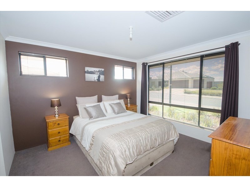 26 Brigalow Bend, Ellenbrook WA 6069