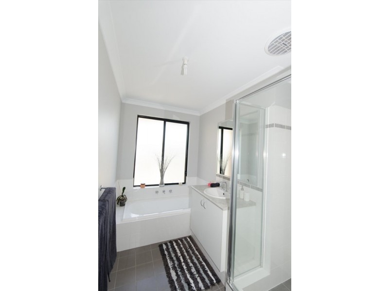 26 Brigalow Bend, Ellenbrook WA 6069