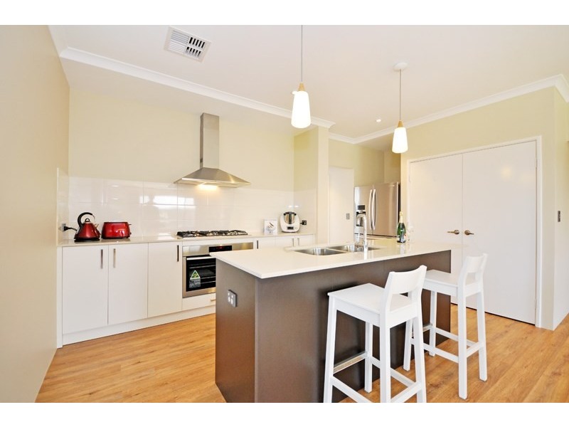 11 Mayroyd Drive, Ellenbrook WA 6069