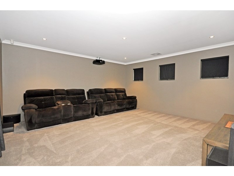 11 Mayroyd Drive, Ellenbrook WA 6069