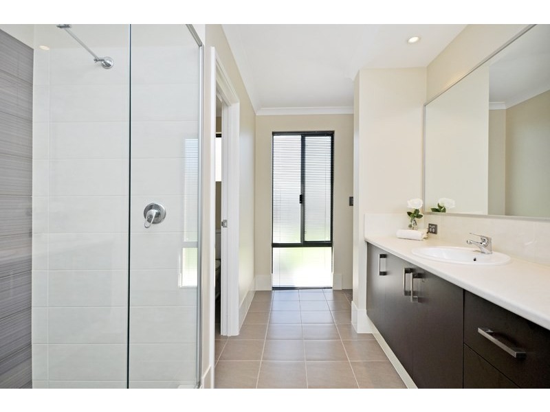 11 Mayroyd Drive, Ellenbrook WA 6069