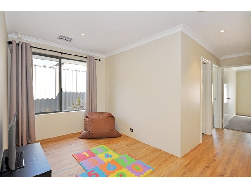 11 Mayroyd Drive, Ellenbrook WA 6069