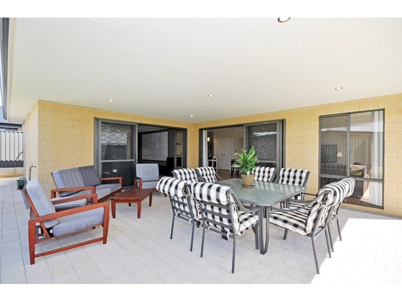 11 Mayroyd Drive, Ellenbrook WA 6069