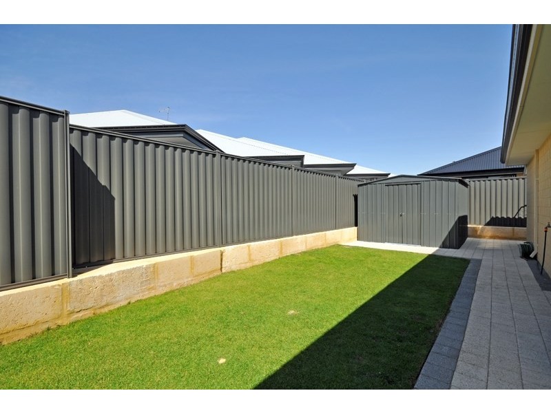 11 Mayroyd Drive, Ellenbrook WA 6069