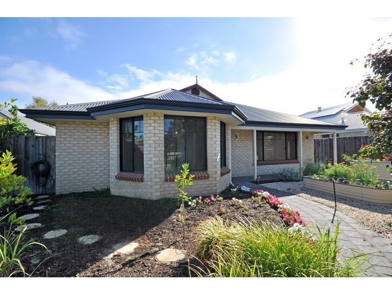 12 Flora Valley Grove, Ellenbrook WA 6069