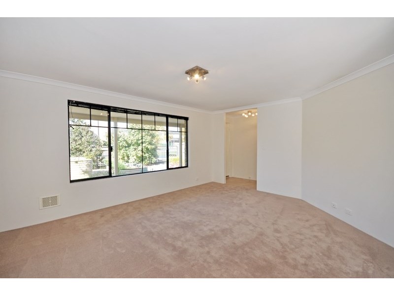 12 Flora Valley Grove, Ellenbrook WA 6069