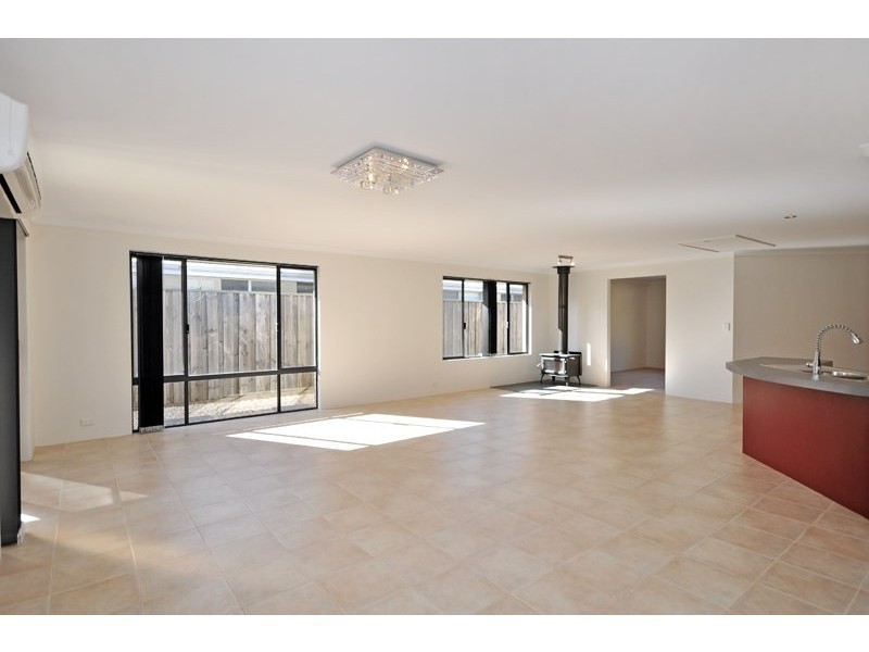 12 Flora Valley Grove, Ellenbrook WA 6069