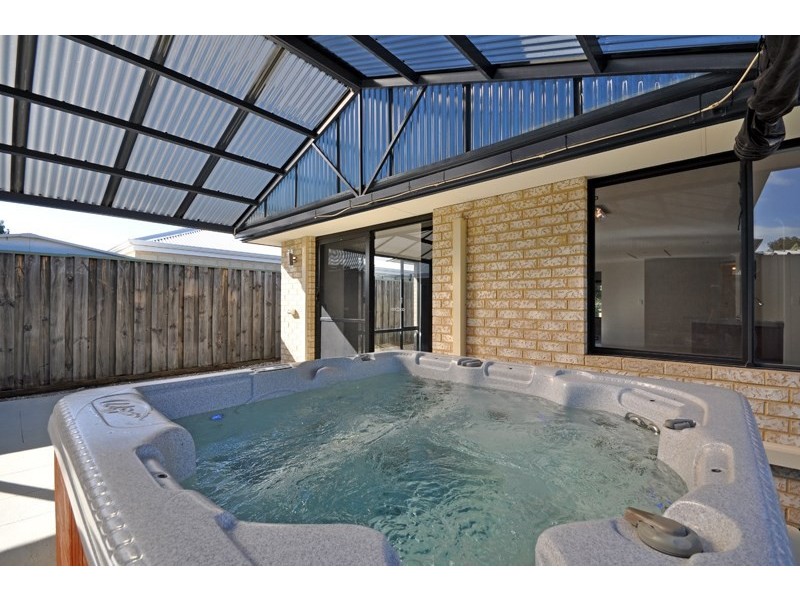 12 Flora Valley Grove, Ellenbrook WA 6069