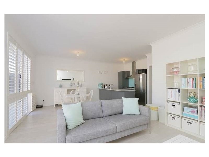 24 Delphi Way, Aveley WA 6069