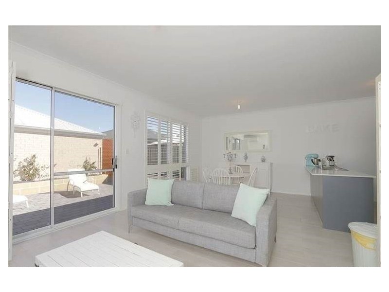 24 Delphi Way, Aveley WA 6069