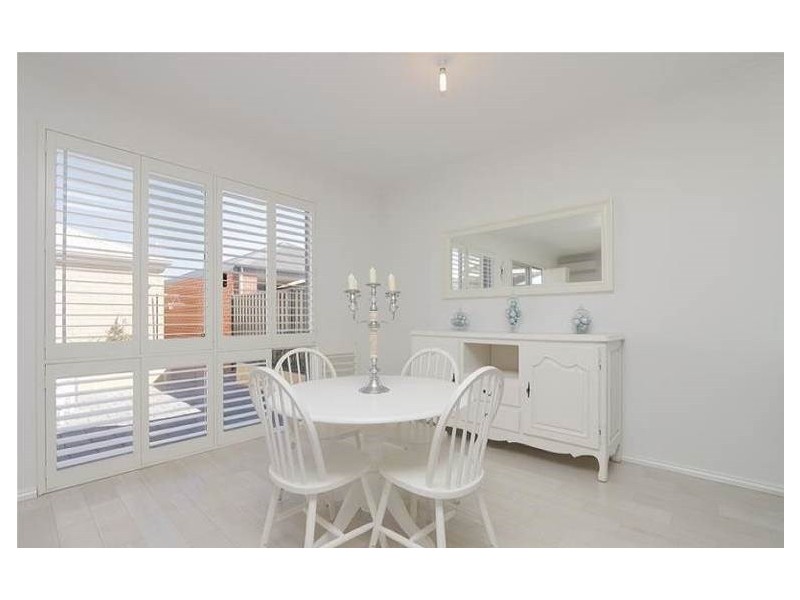 24 Delphi Way, Aveley WA 6069