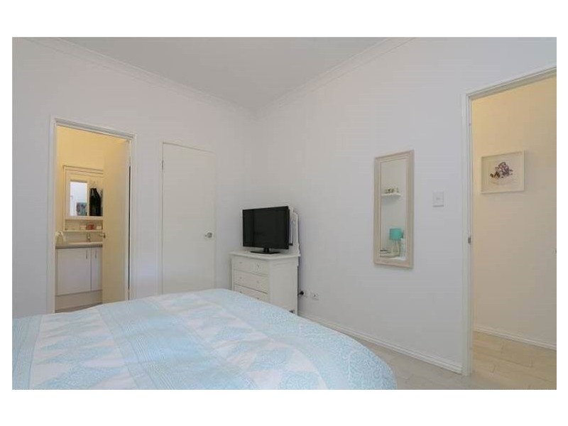 24 Delphi Way, Aveley WA 6069