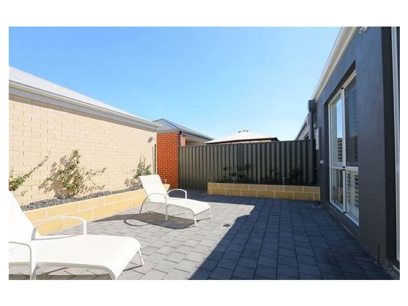 24 Delphi Way, Aveley WA 6069