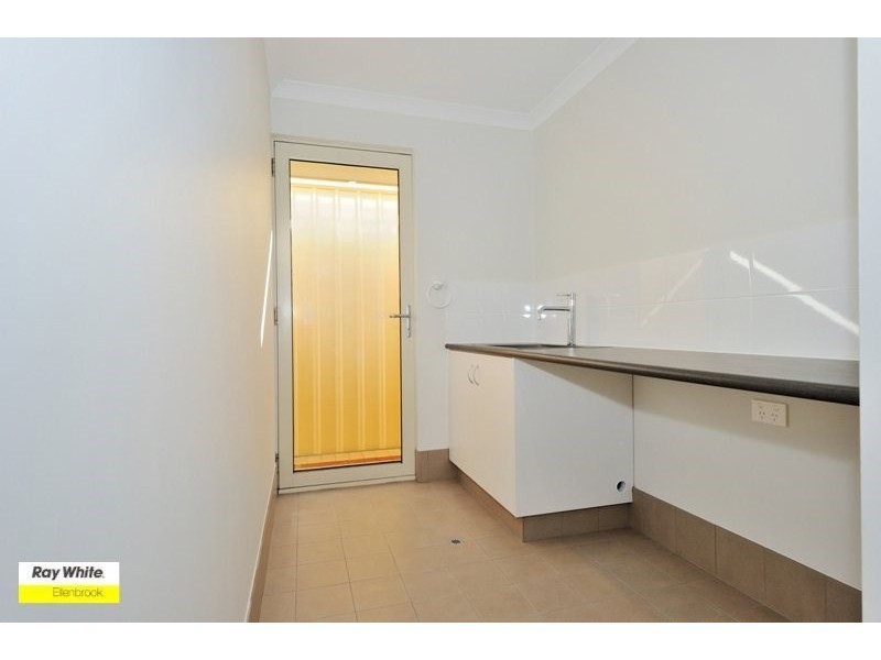 27 Hawthornden Avenue, Ellenbrook WA 6069