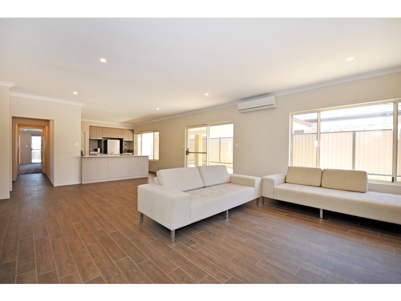 62 Tranquility Crescent, Aveley WA 6069