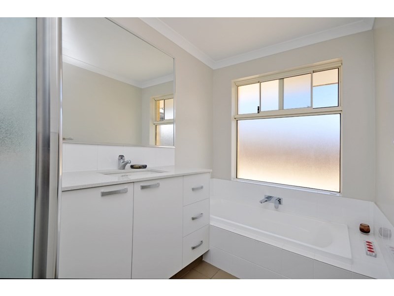 62 Tranquility Crescent, Aveley WA 6069