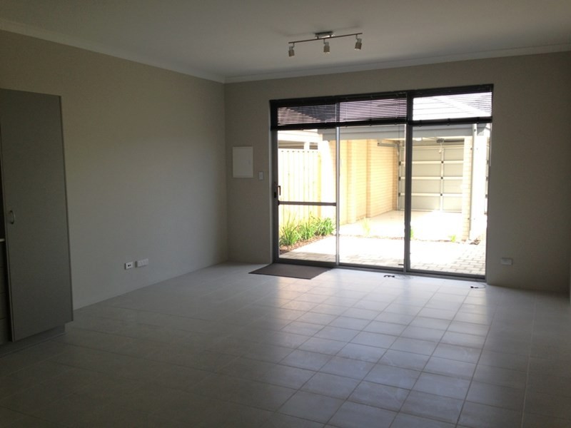 39 Grassdale Parkway, Ellenbrook WA 6069