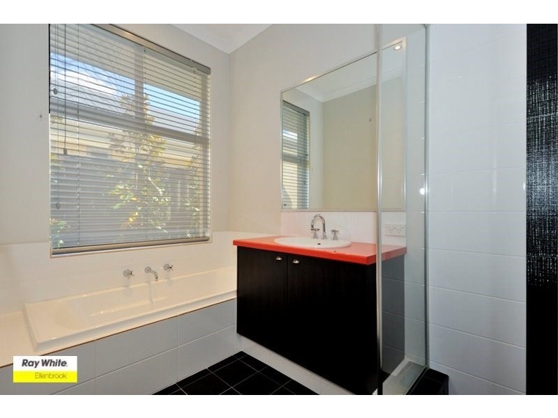 19 Virago Street, Aveley WA 6069