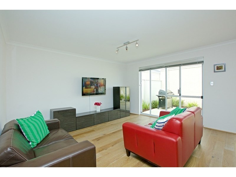 16 Counter Way, Alkimos WA 6038