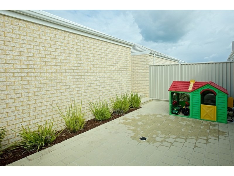 16 Counter Way, Alkimos WA 6038