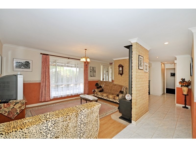 18 Evelyn Place, Bullsbrook WA 6084