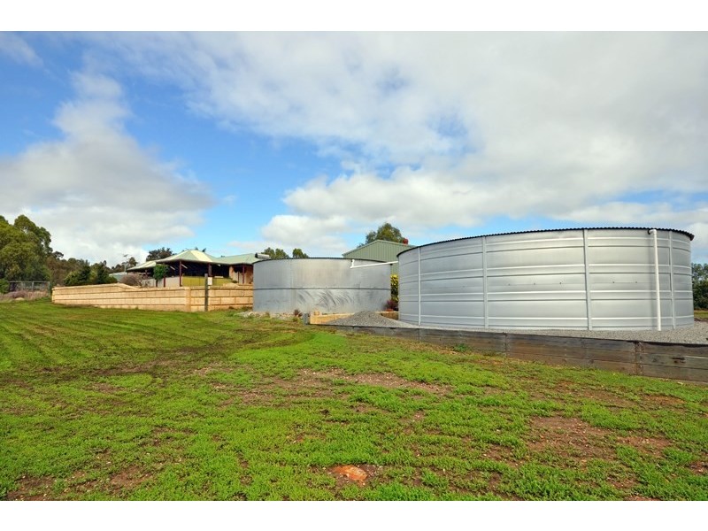 18 Evelyn Place, Bullsbrook WA 6084