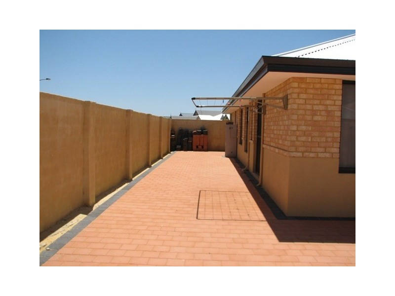 2 Derricap Avenue, Ellenbrook WA 6069