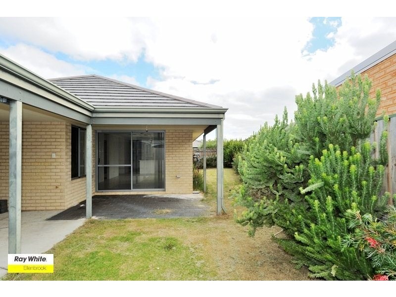 4 Greenslade Crescent, Ellenbrook WA 6069
