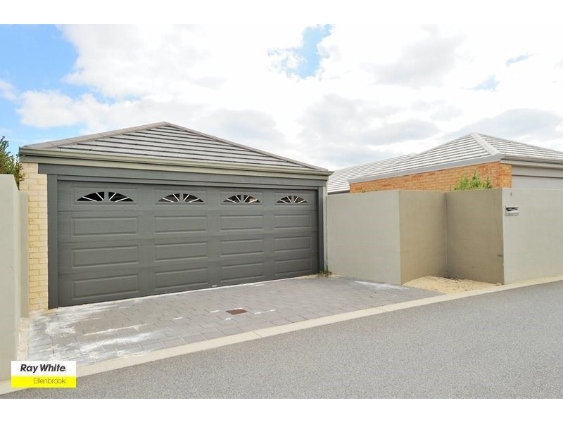 4 Greenslade Crescent, Ellenbrook WA 6069