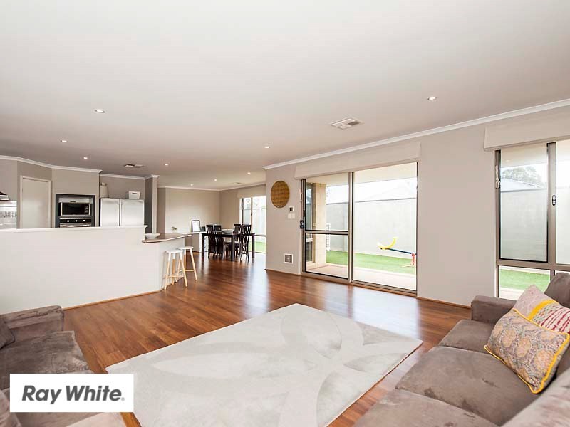 3 Musselbrook Trail, Ellenbrook WA 6069