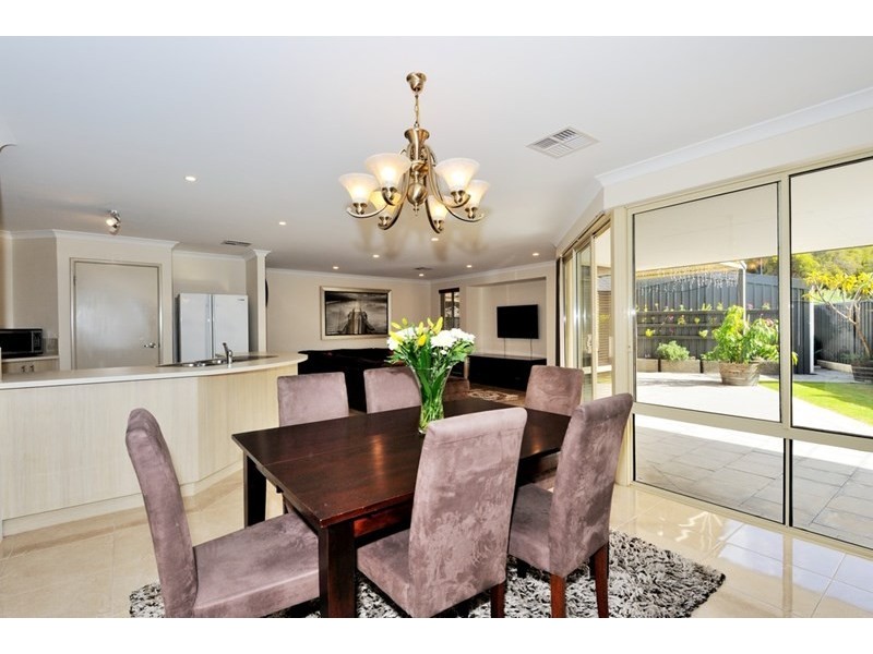 12 Cordovan Pkwy, Aveley WA 6069