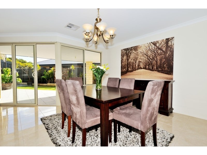 12 Cordovan Pkwy, Aveley WA 6069