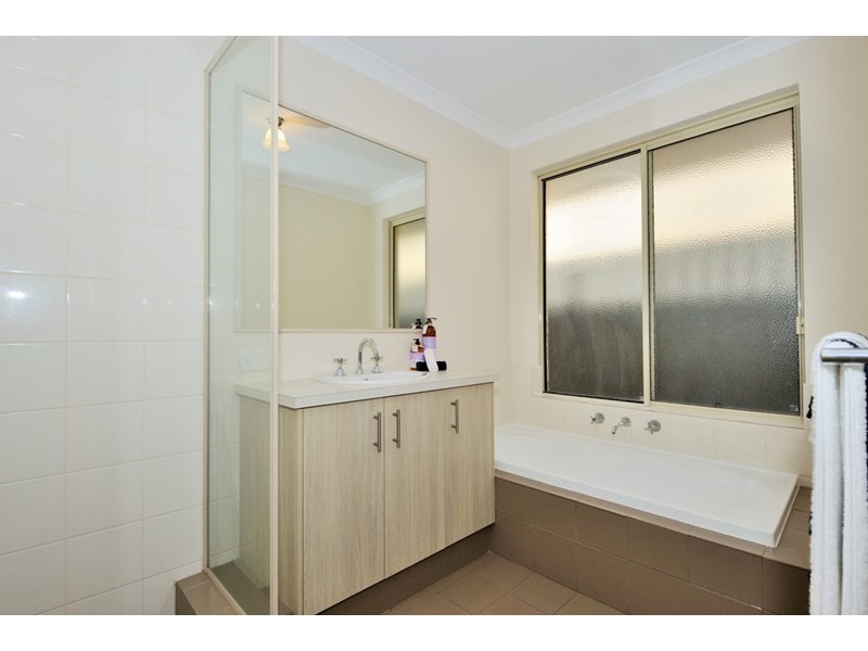 12 Cordovan Pkwy, Aveley WA 6069