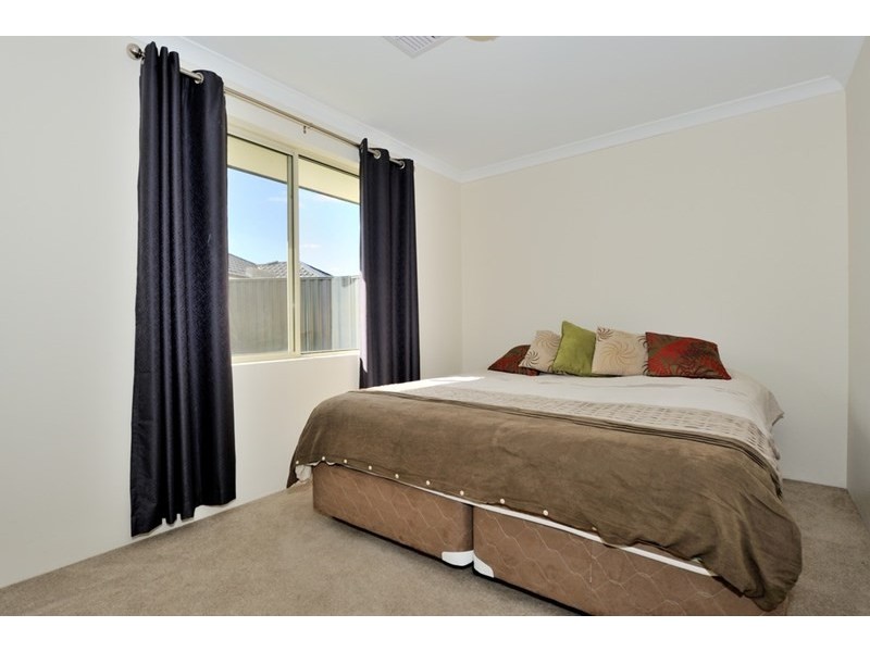 12 Cordovan Pkwy, Aveley WA 6069