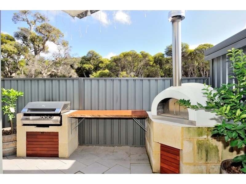 12 Cordovan Pkwy, Aveley WA 6069