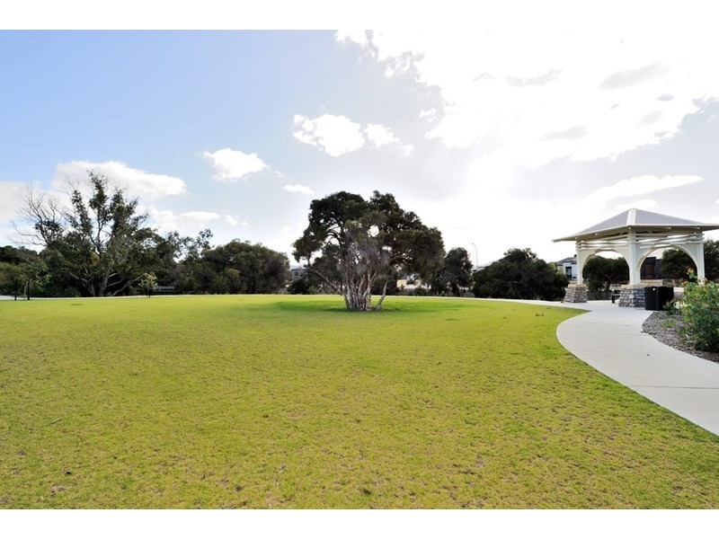 12 Cordovan Pkwy, Aveley WA 6069