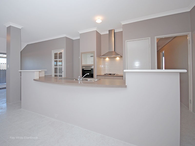 27 Brandalier Turn, Aveley WA 6069