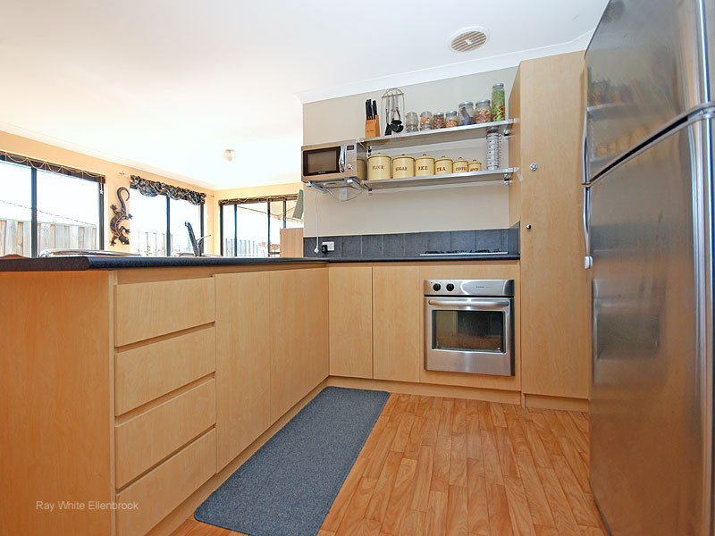 10 Baskir Way, Henley Brook WA 6055