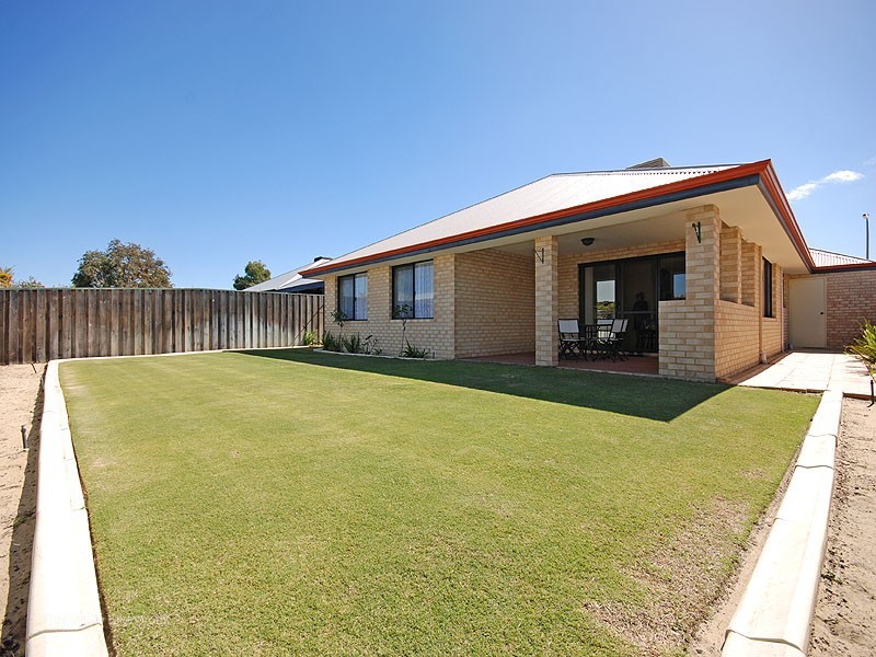 15 Balladonia Drive, Ellenbrook WA 6069