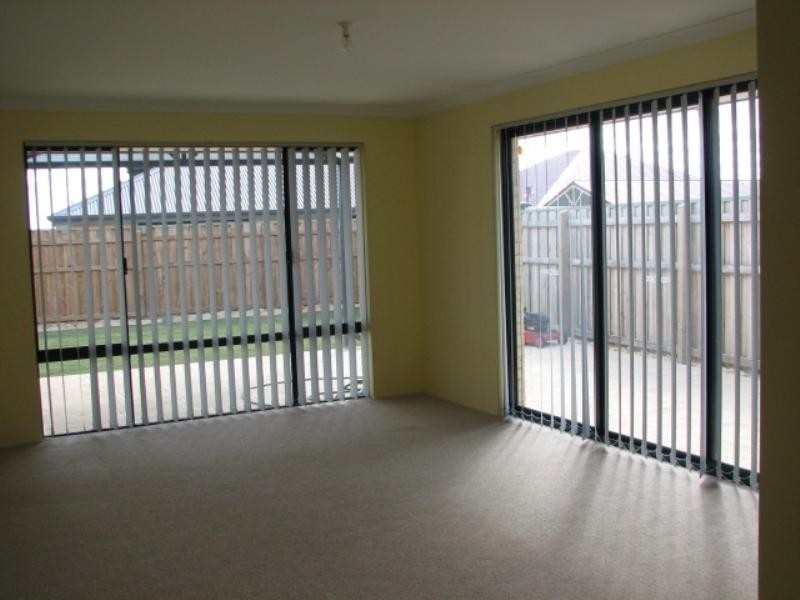 11 Caldervale Avenue, Ellenbrook WA 6069