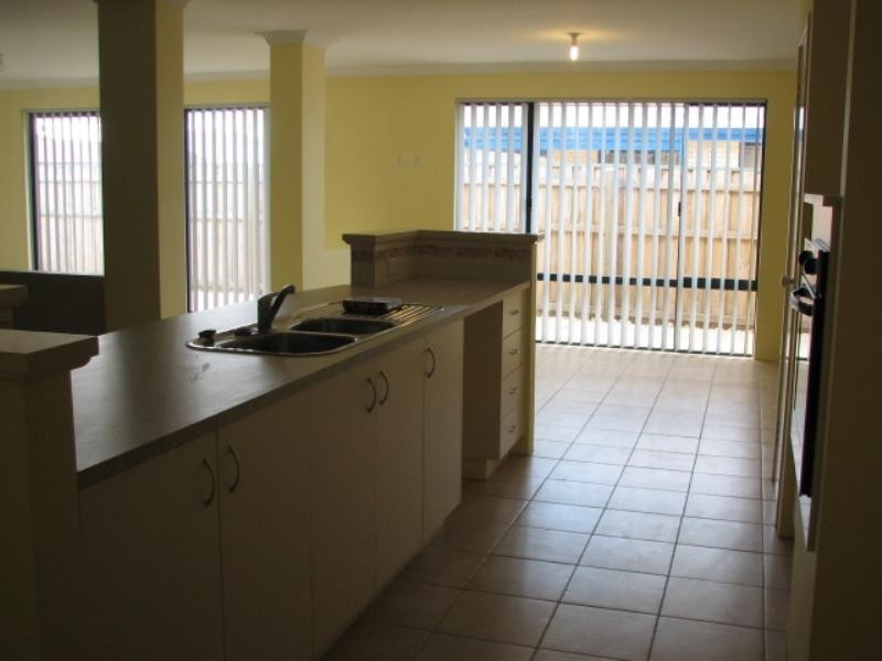 11 Caldervale Avenue, Ellenbrook WA 6069