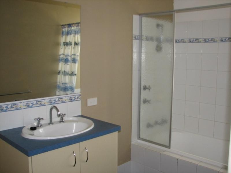 11 Caldervale Avenue, Ellenbrook WA 6069